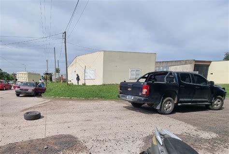 Violento Choque De Una Camioneta A Un Rem S En Combate De San Lorenzo Y