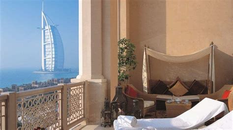 Luxury Life Design: The Al Qasr Hotel at Dubai’s Madinat Jumeirah Resort