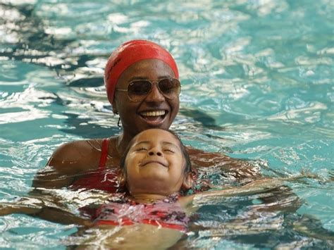 Clearwater Kids Skip Gym For Swimming Lessons To Learn Water Safety ...