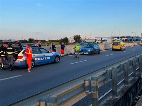 Contromano Sulla Statale Si Scontra Con Un Auto Anziana In Codice