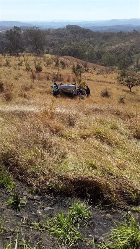 Duas Pessoas Ficam Feridas Em Capotagem De Carro Na Grande Bh Minas