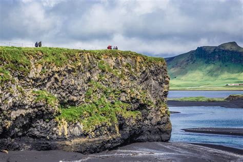 Dyrholaey Strand Island Redaktionell Bild Bild Av Klippa