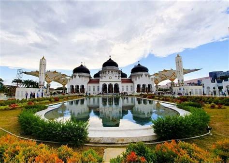 Wallpaper Masjid Raya Baiturrahman / Pin On Architecture : Masjid yang ...