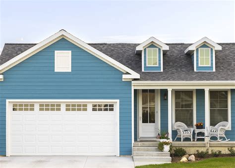 6 of the Best Front Door Colors for Blue Houses | Fixr