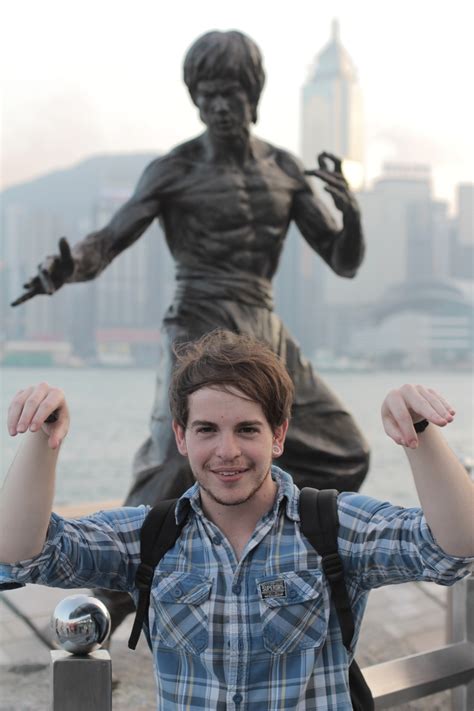 Hong Kong Avenue Of Stars Bruce Lee Statue Bruce Lee Avenue Of