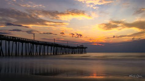 Rodanthe Beach, Outer Banks, North Carolina by Khürt Williams