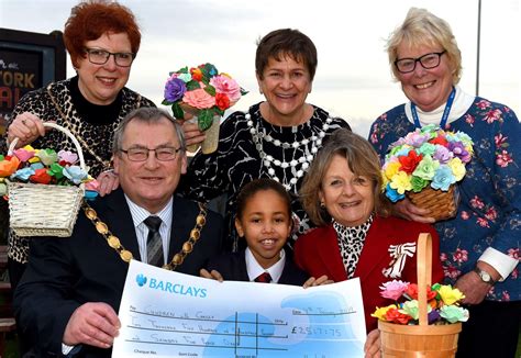 Hunstanton Girl Hannah Burtons Flower Power For Childrens Cancer Charity