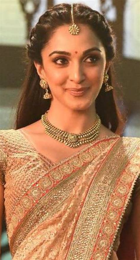 Indian Cine Beauties Kiara Advani Hot Navel Collection