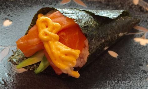 Sushi Temaki Spicy Salmon