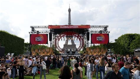 Friederike R Der Pour Le Concert De Global Citizen Au Pied De La Tour