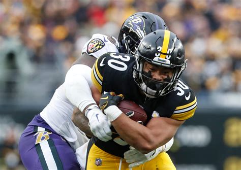 Steelers Kicking Around Ways To Get Rb Jaylen Warren On Field With