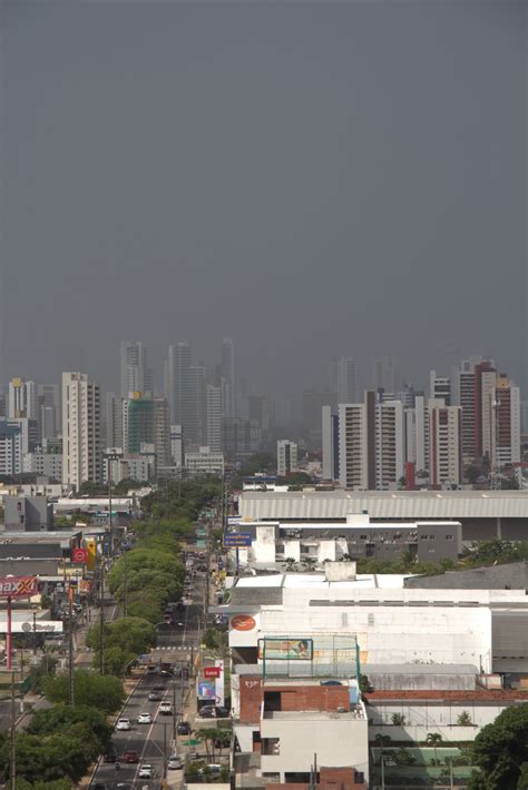 Previsão para o primeiro final de semana de março é de chuvas em todas