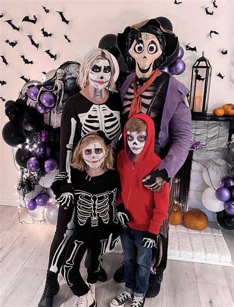 50 Spooky Halloween Costumes For A Family Of 4