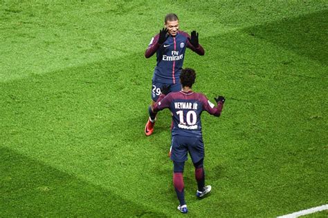 Foot PSG PSG Sans Mbappé ni Neymar face à Guingamp en CdF Foot 01