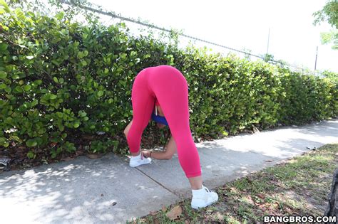 Pawg Big Booty Milf Kelsi Monroe Porn Pic