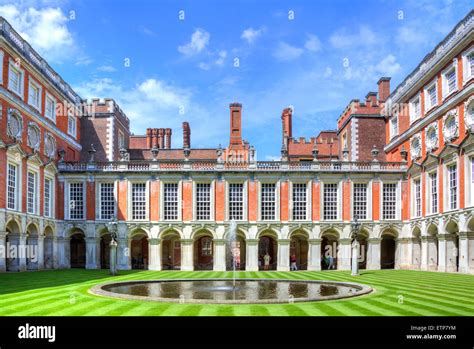 Hampton Court Palace, Richmond, London, England, UK Stock Photo - Alamy