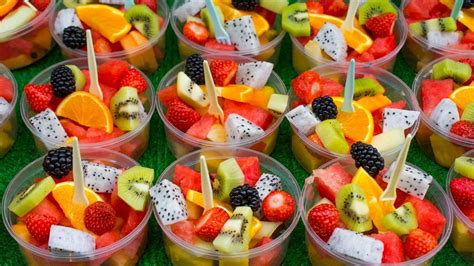 How Much Fruit Salad For A Large Group Or Crowd For 50