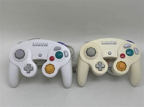 【目立った傷や汚れなし】【動作確認済】 ニンテンドー ゲームキューブ コントローラー ホワイト 2個 Nintendo Gamecube Gc