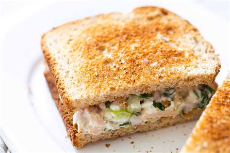 Light Tuna Sandwich Recipe - FoodsDiary