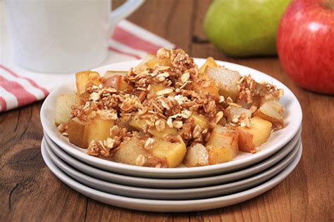 Apple-Pear Crumble | Hungry Girl