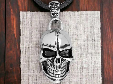 Totenkopf Anhänger Skulls Edelstahl