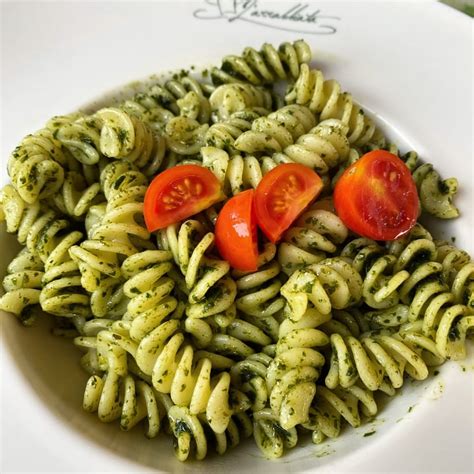 L Arrabbiata Fusili Con Pesto A La Genovese Reviews Abillion