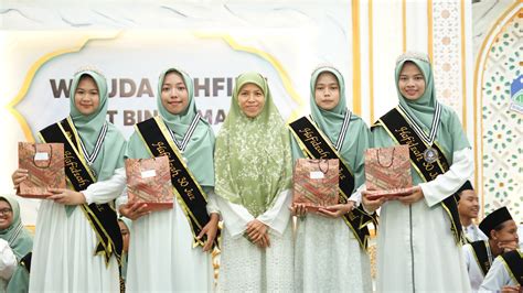 Wisuda Tahfidz Pptq Bina Amal Bumikan Al Quran Tebar Kebaikan