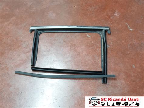 Guarnizione Cromata Posteriore Destra Jeep Compass SC Ricambi Usati