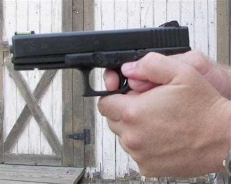 Correct Handgun Grip For Accurate Shooting