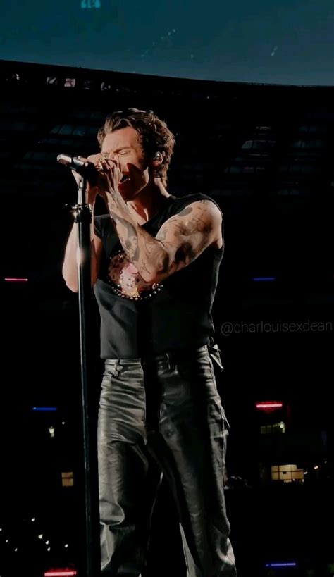 Harry Styles Edinburgh N1 In 2023 Harry Styles Hot Love On Tour