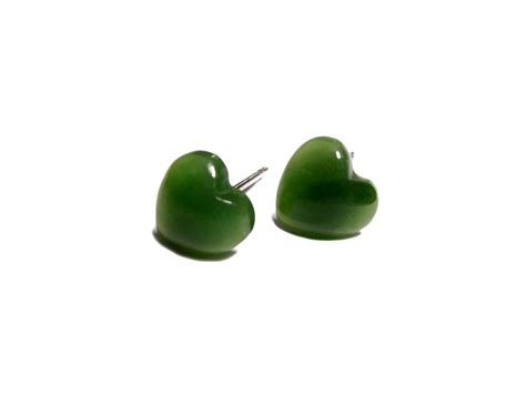 JADE HEART STUD EARRINGS 8MM