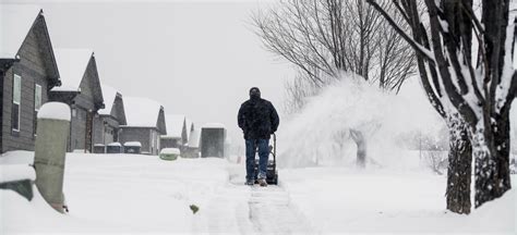 Hundreds Of Thousands Without Power In Pacific Northwest Ice Storm