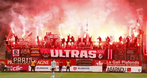 🚨 Ligue 1 Les Supporters Du Psg Et De Lom Sanctionnés Les Décisions