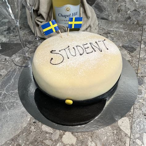 Tårta studentmössa Catering ICA Maxi Olofström