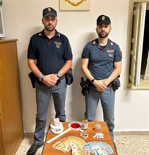 Cocaina Nascosta Nella Cassetta Di Sicurezza Un Arresto Al Politeama