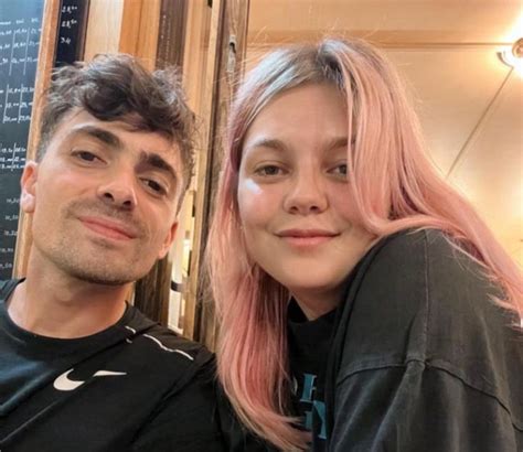 Louane Maman Panouie Elle Se Confie Sur Sa Fille Esm E Radio Scoop