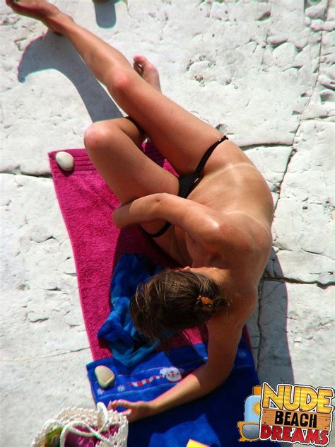 Sexy Naked Girls Enjoing Hot Sun At The Beach Porn Pictures XXX Photos Sex Images