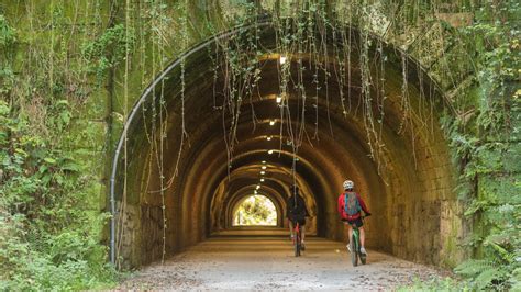 Descubre Euskadi a golpe de pedal Vía Verde del Ferrocarril Vasco Navarro