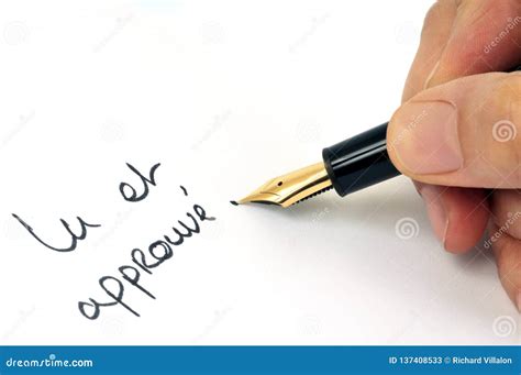 Lu Et Approuvé écrit En Français Avec Un Stylo Image stock Image du