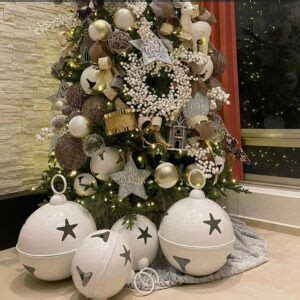 Ideas De Decoracion De Navidad Moderna Con Cascabeles Gigantes