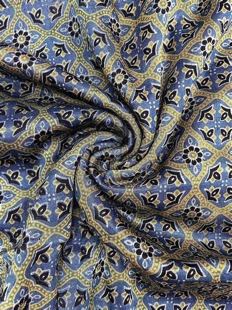 180 GSM Floral Green Mashru Silk Fabric GSM 100 150 At Rs 350 Meter