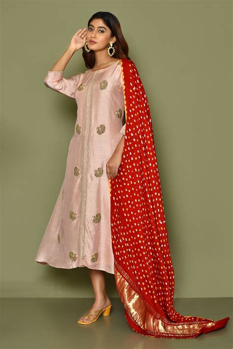 Buy Pink Silk Embroidered Sequin Round Peacock Pattern Kurta Dupatta