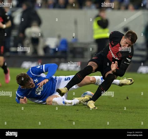 Adam Hlozek Li Gegen Marvin Mehlem Fotografiert Beim Fu Ball