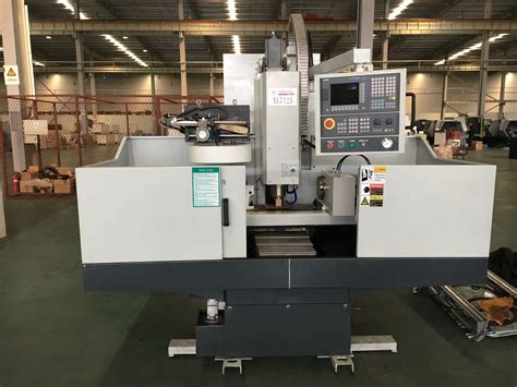 Vmc L Small Vertical Machine Center Half Cover Cnc Drilling And