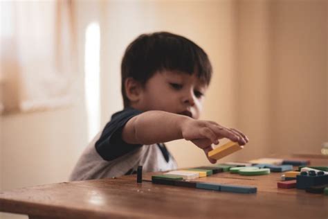 Autismo atípico sinais e sintomas que devem ser avaliados