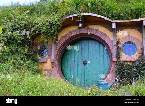 Hobbiton Movie Set And Hobbiton Homes In New Zealand Stock Photo Alamy