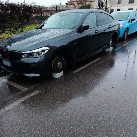 Furti E Danneggiamenti Alle Auto Nell Isola