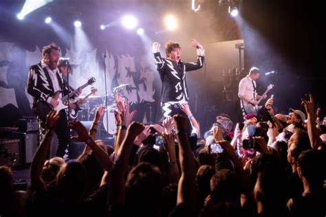 The Hives Announce Their Return With A Loud And Rowdy Show At Racket