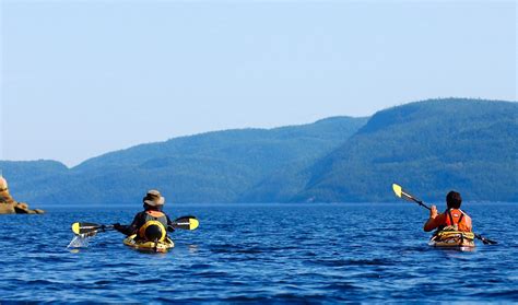 Fjord du Saguenay en kayak sur mer au Québec Sea kayaking Kayaking