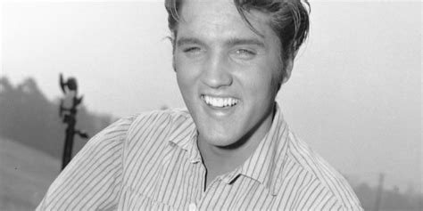 elvis presley    spend  years eve